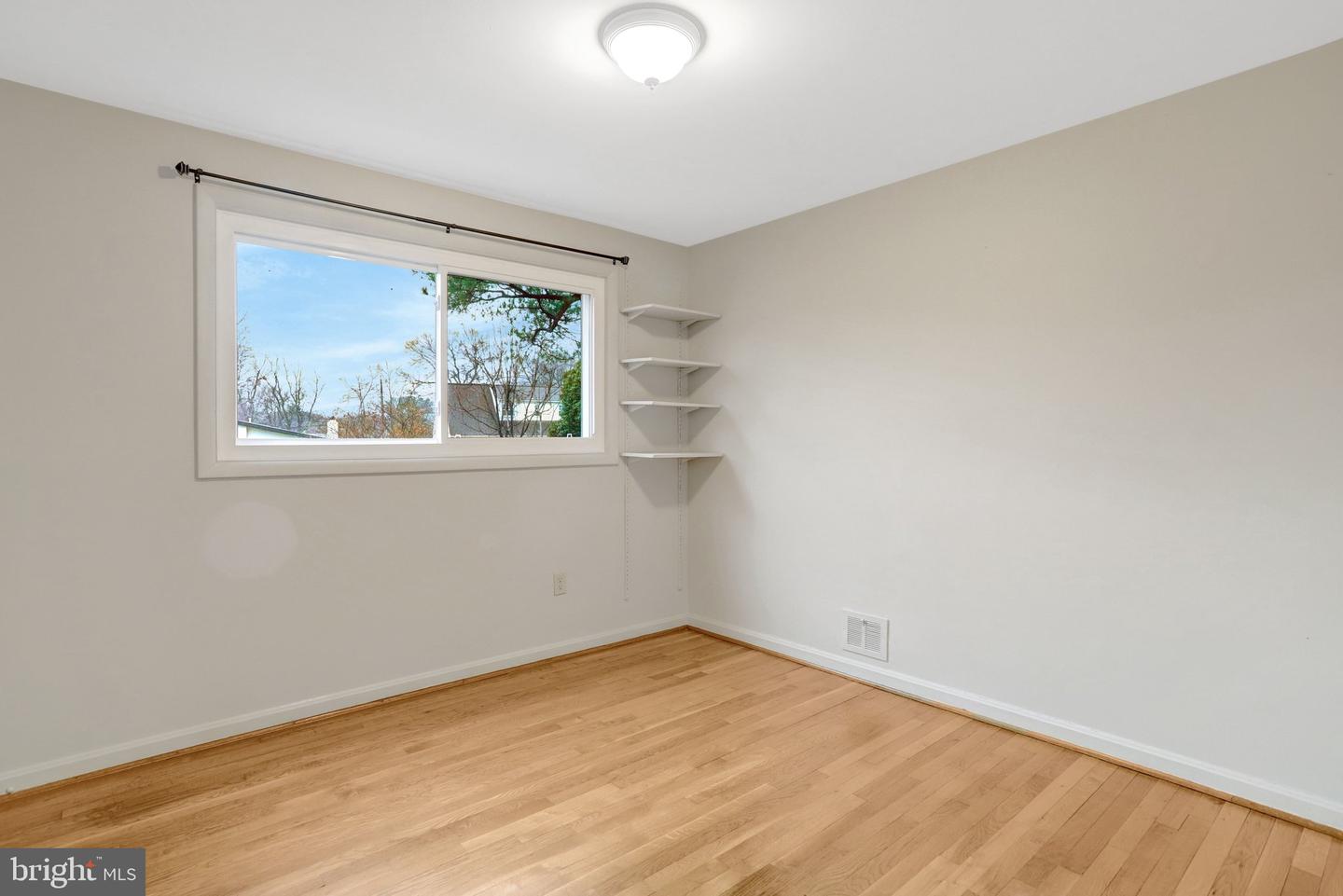 488 N OWEN ST, ALEXANDRIA, Virginia 22304, 3 Bedrooms Bedrooms, 6 Rooms Rooms,2 BathroomsBathrooms,Residential,For sale,488 N OWEN ST,VAAX2053930 MLS # VAAX2053930