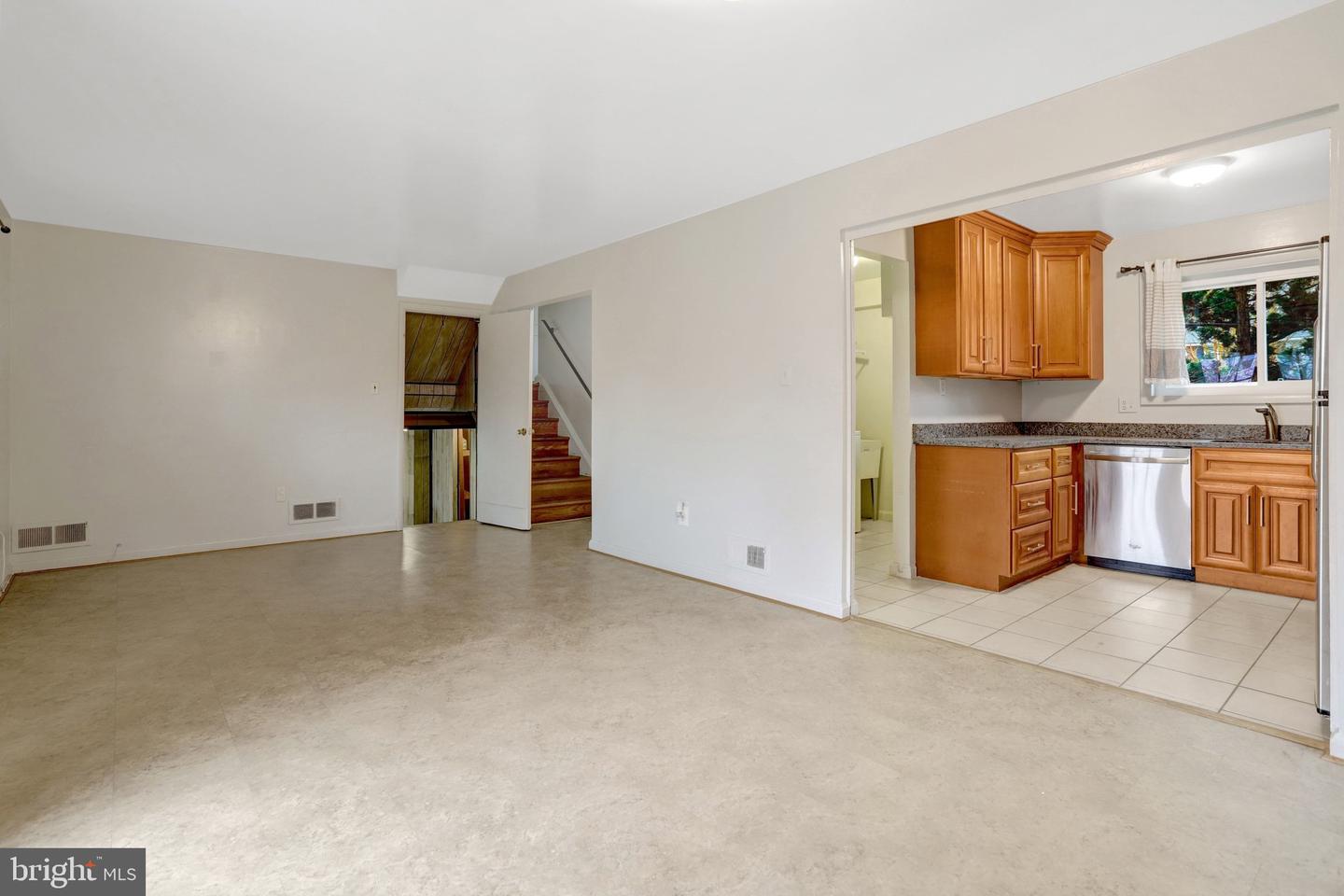 488 N OWEN ST, ALEXANDRIA, Virginia 22304, 3 Bedrooms Bedrooms, 6 Rooms Rooms,2 BathroomsBathrooms,Residential,For sale,488 N OWEN ST,VAAX2053930 MLS # VAAX2053930