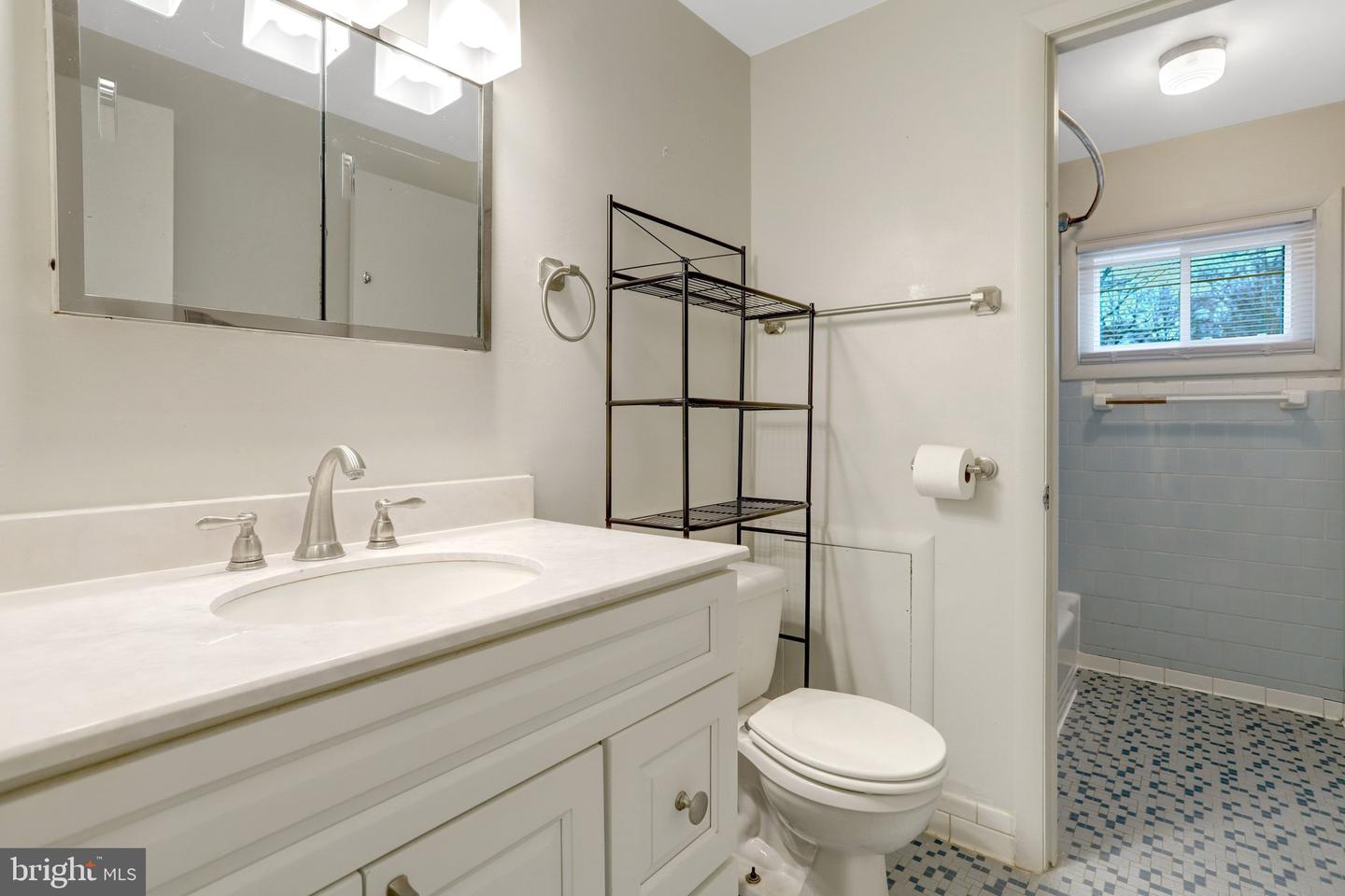 488 N OWEN ST, ALEXANDRIA, Virginia 22304, 3 Bedrooms Bedrooms, 6 Rooms Rooms,2 BathroomsBathrooms,Residential,For sale,488 N OWEN ST,VAAX2053930 MLS # VAAX2053930