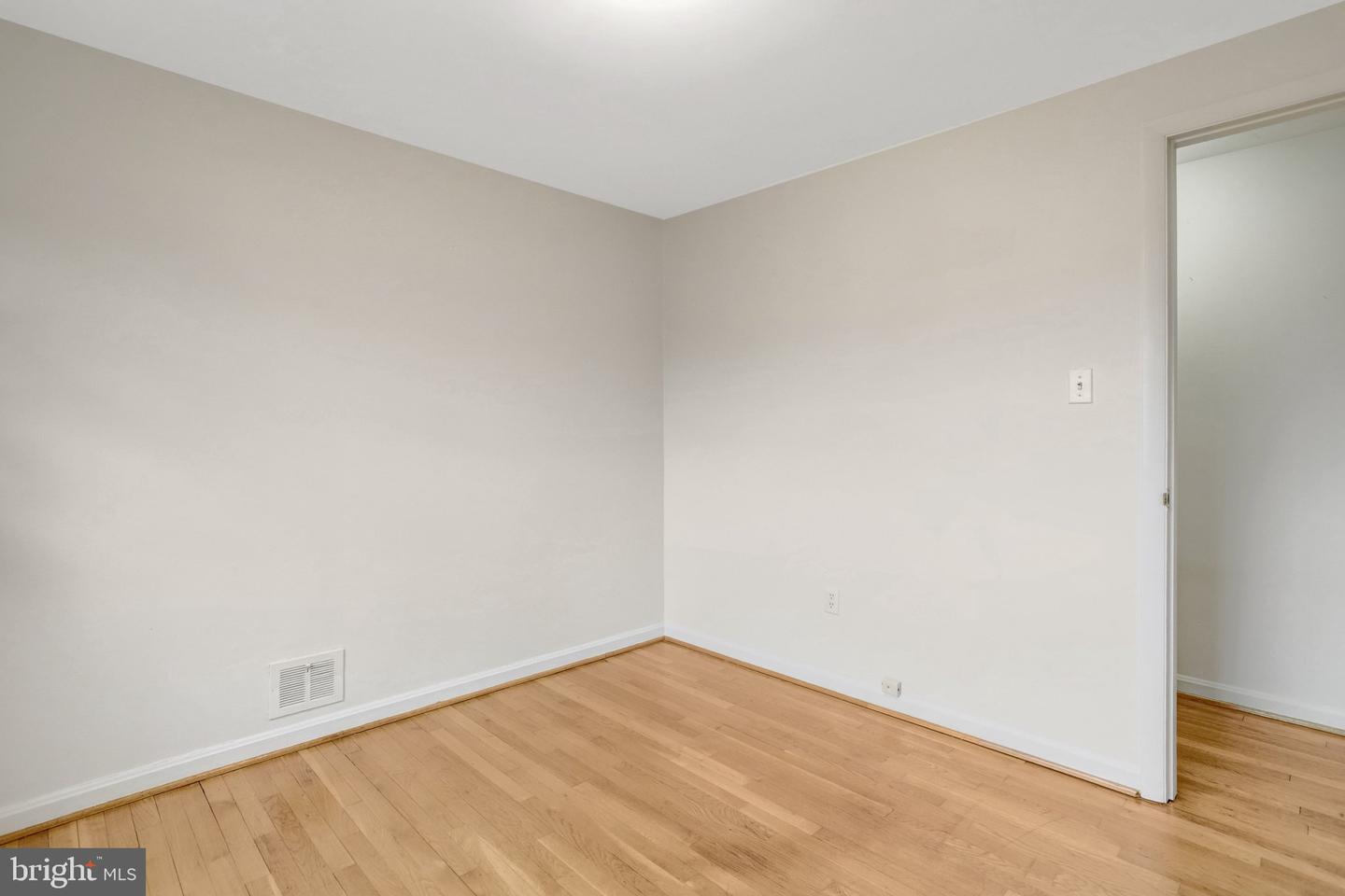 488 N OWEN ST, ALEXANDRIA, Virginia 22304, 3 Bedrooms Bedrooms, 6 Rooms Rooms,2 BathroomsBathrooms,Residential,For sale,488 N OWEN ST,VAAX2053930 MLS # VAAX2053930