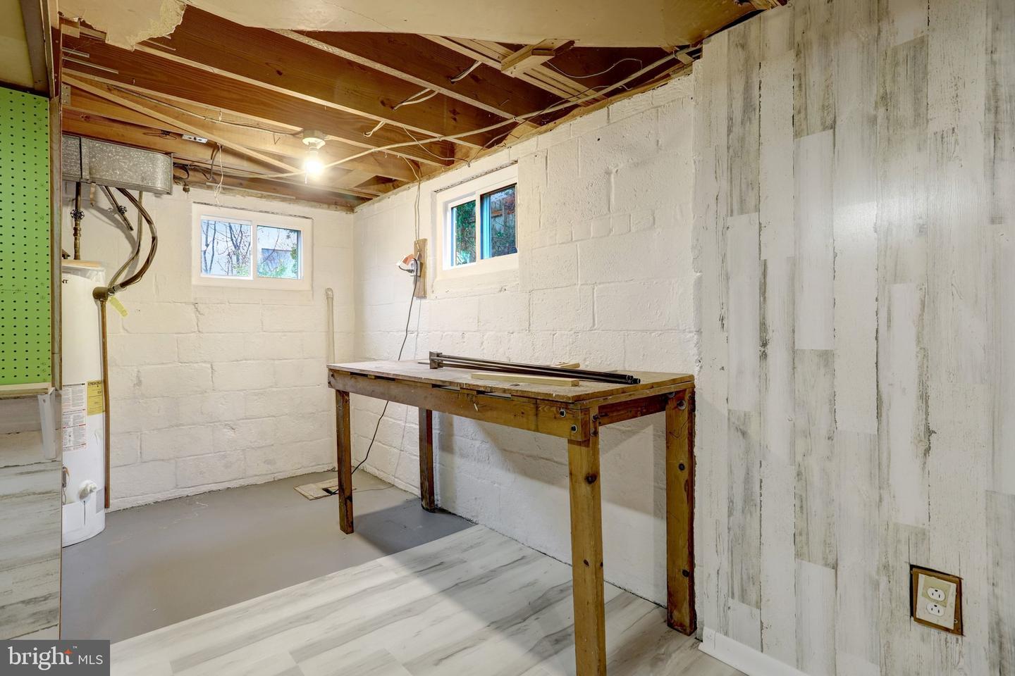 488 N OWEN ST, ALEXANDRIA, Virginia 22304, 3 Bedrooms Bedrooms, 6 Rooms Rooms,2 BathroomsBathrooms,Residential,For sale,488 N OWEN ST,VAAX2053930 MLS # VAAX2053930