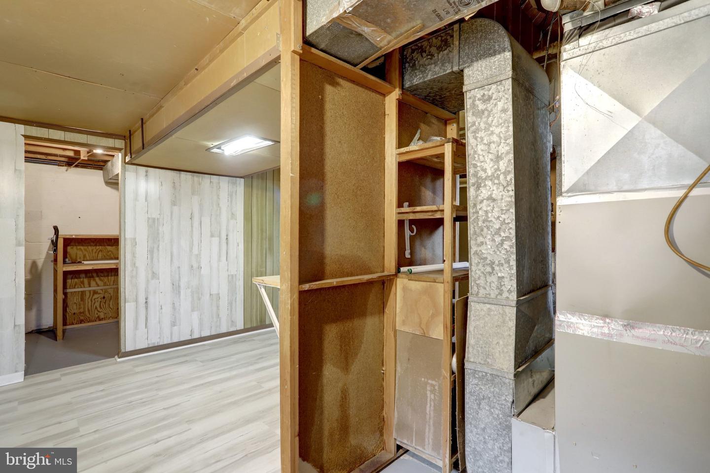 488 N OWEN ST, ALEXANDRIA, Virginia 22304, 3 Bedrooms Bedrooms, 6 Rooms Rooms,2 BathroomsBathrooms,Residential,For sale,488 N OWEN ST,VAAX2053930 MLS # VAAX2053930