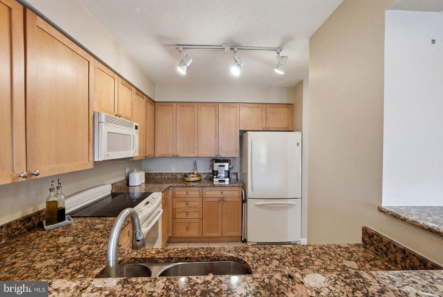 3101 N HAMPTON DR #608, ALEXANDRIA, Virginia 22302, 1 Bedroom Bedrooms, ,1 BathroomBathrooms,Residential,For sale,3101 N HAMPTON DR #608,VAAX2053946 MLS # VAAX2053946