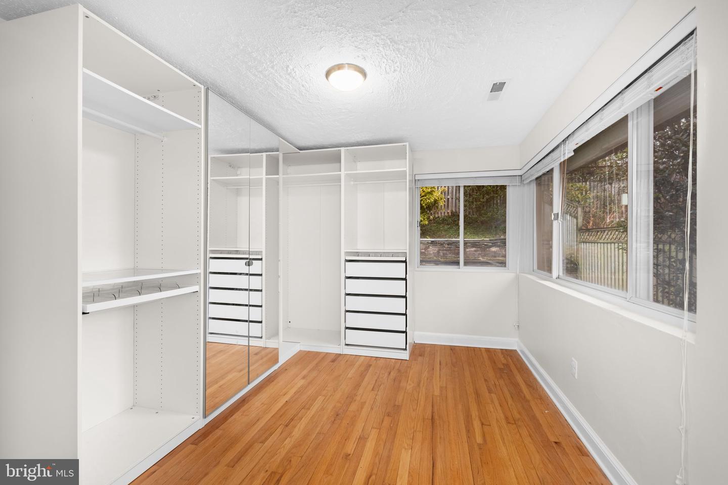 1615 45TH ST NW, WASHINGTON, District Of Columbia 20007, 5 Bedrooms Bedrooms, ,2 BathroomsBathrooms,Residential,For sale,1615 45TH ST NW,DCDC2245242 MLS # DCDC2245242