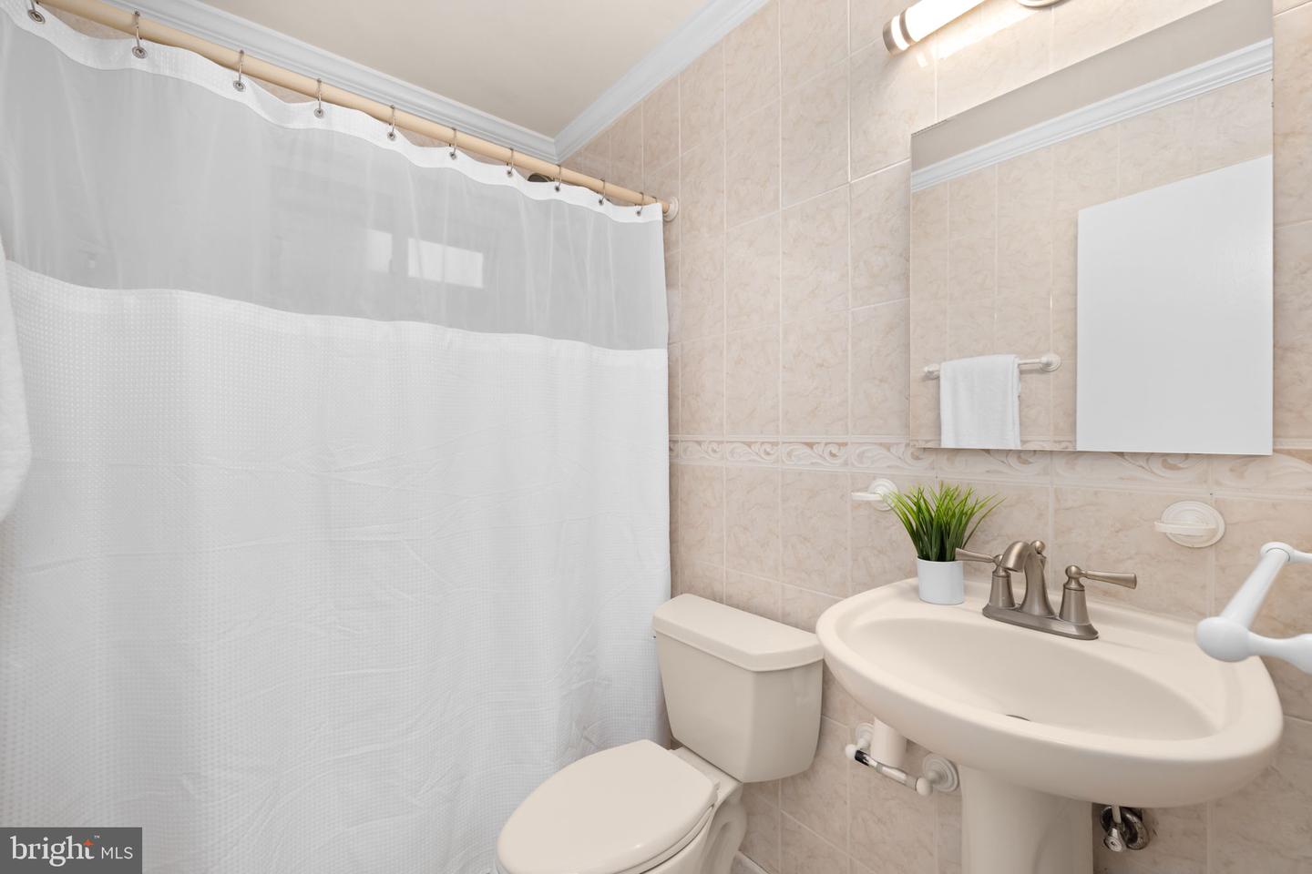 1615 45TH ST NW, WASHINGTON, District Of Columbia 20007, 5 Bedrooms Bedrooms, ,2 BathroomsBathrooms,Residential,For sale,1615 45TH ST NW,DCDC2245242 MLS # DCDC2245242