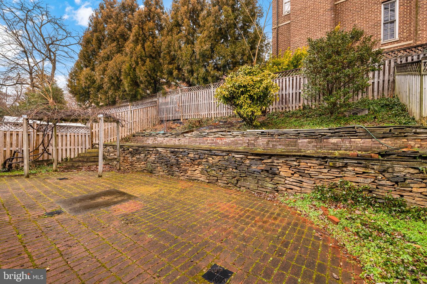 1615 45TH ST NW, WASHINGTON, District Of Columbia 20007, 5 Bedrooms Bedrooms, ,2 BathroomsBathrooms,Residential,For sale,1615 45TH ST NW,DCDC2245242 MLS # DCDC2245242