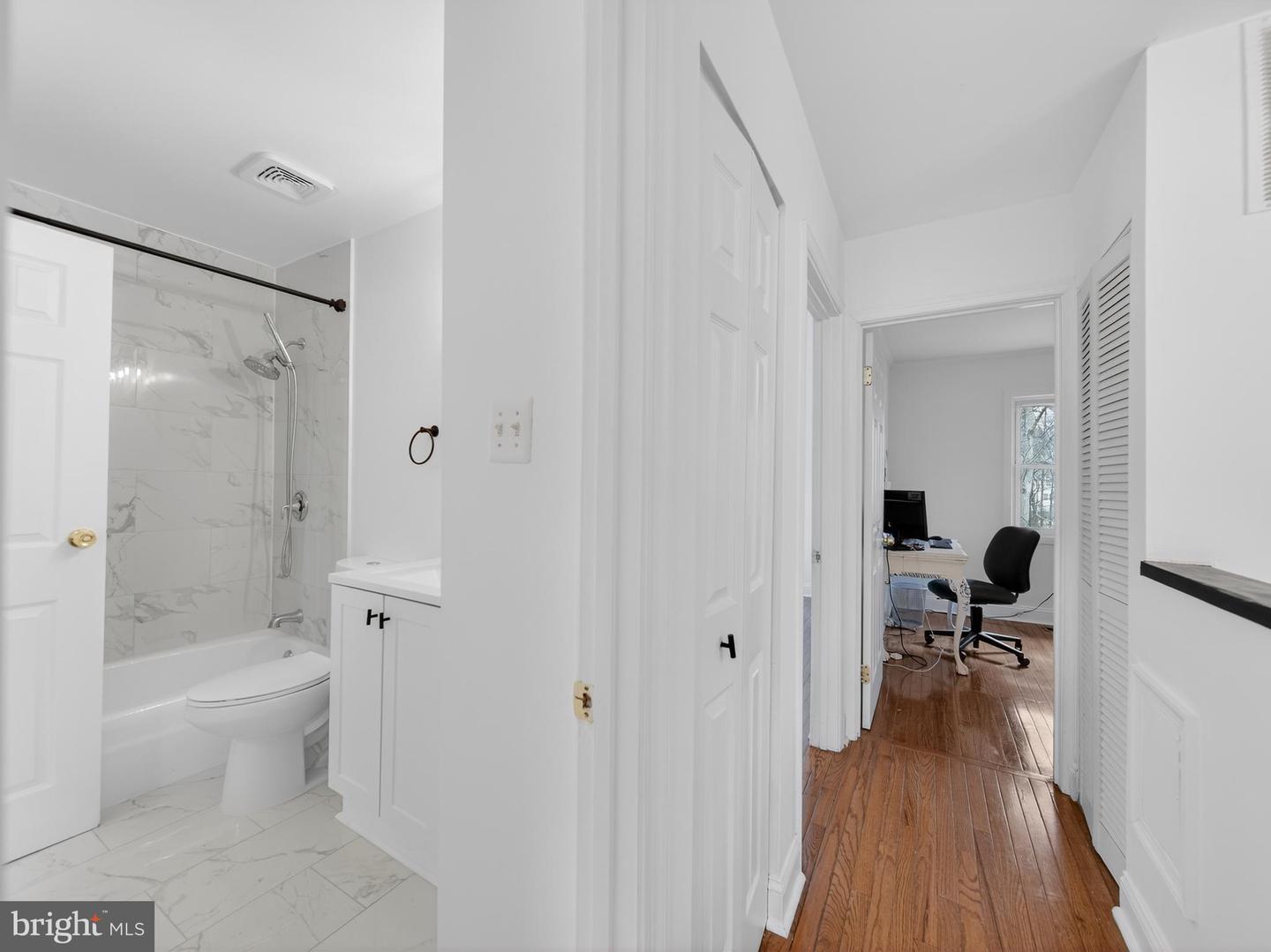 5552 PEPPERCORN DR, BURKE, Virginia 22015, 3 Bedrooms Bedrooms, ,2 BathroomsBathrooms,Residential,For sale,5552 PEPPERCORN DR,VAFX2290054 MLS # VAFX2290054