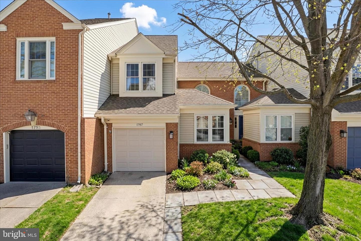 1787 DUFFIELD LN, ALEXANDRIA, Virginia 22307, 3 Bedrooms Bedrooms, ,3 BathroomsBathrooms,Residential,For sale,1787 DUFFIELD LN,VAFX2290082 MLS # VAFX2290082