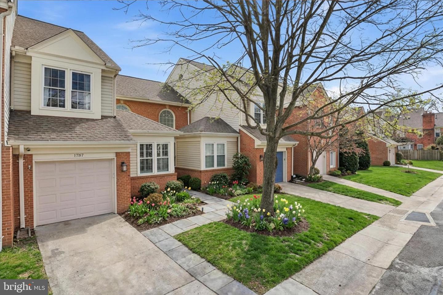 1787 DUFFIELD LN, ALEXANDRIA, Virginia 22307, 3 Bedrooms Bedrooms, ,3 BathroomsBathrooms,Residential,For sale,1787 DUFFIELD LN,VAFX2290082 MLS # VAFX2290082