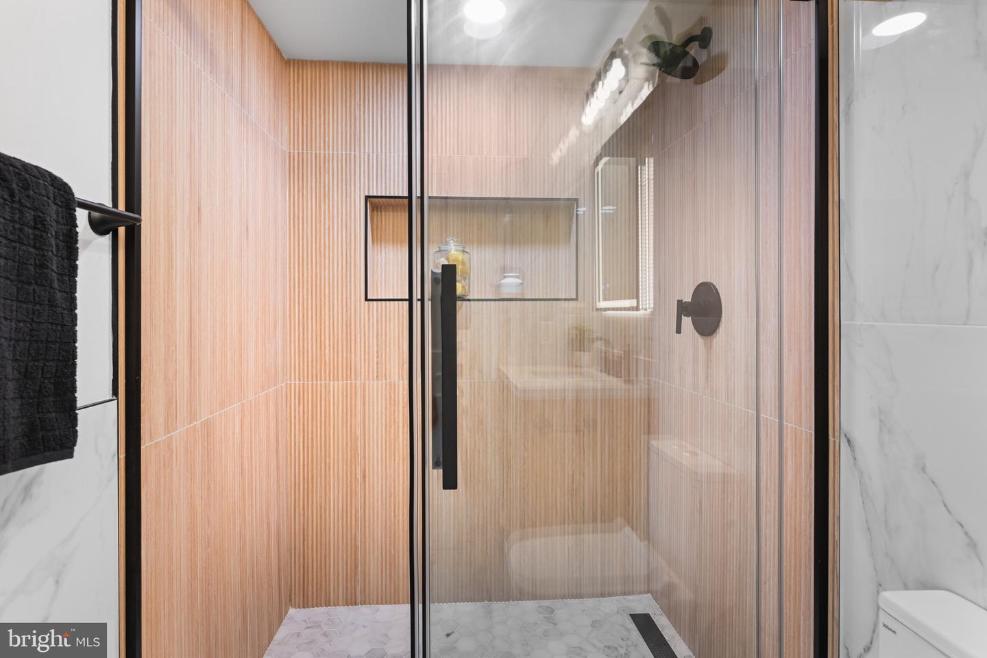 515 KENTUCKY AVE SE, WASHINGTON, District Of Columbia 20003, 5 Bedrooms Bedrooms, ,4 BathroomsBathrooms,Residential,For sale,515 KENTUCKY AVE SE,DCDC2245598 MLS # DCDC2245598