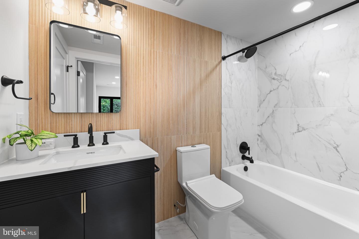 515 KENTUCKY AVE SE, WASHINGTON, District Of Columbia 20003, 5 Bedrooms Bedrooms, ,4 BathroomsBathrooms,Residential,For sale,515 KENTUCKY AVE SE,DCDC2245598 MLS # DCDC2245598