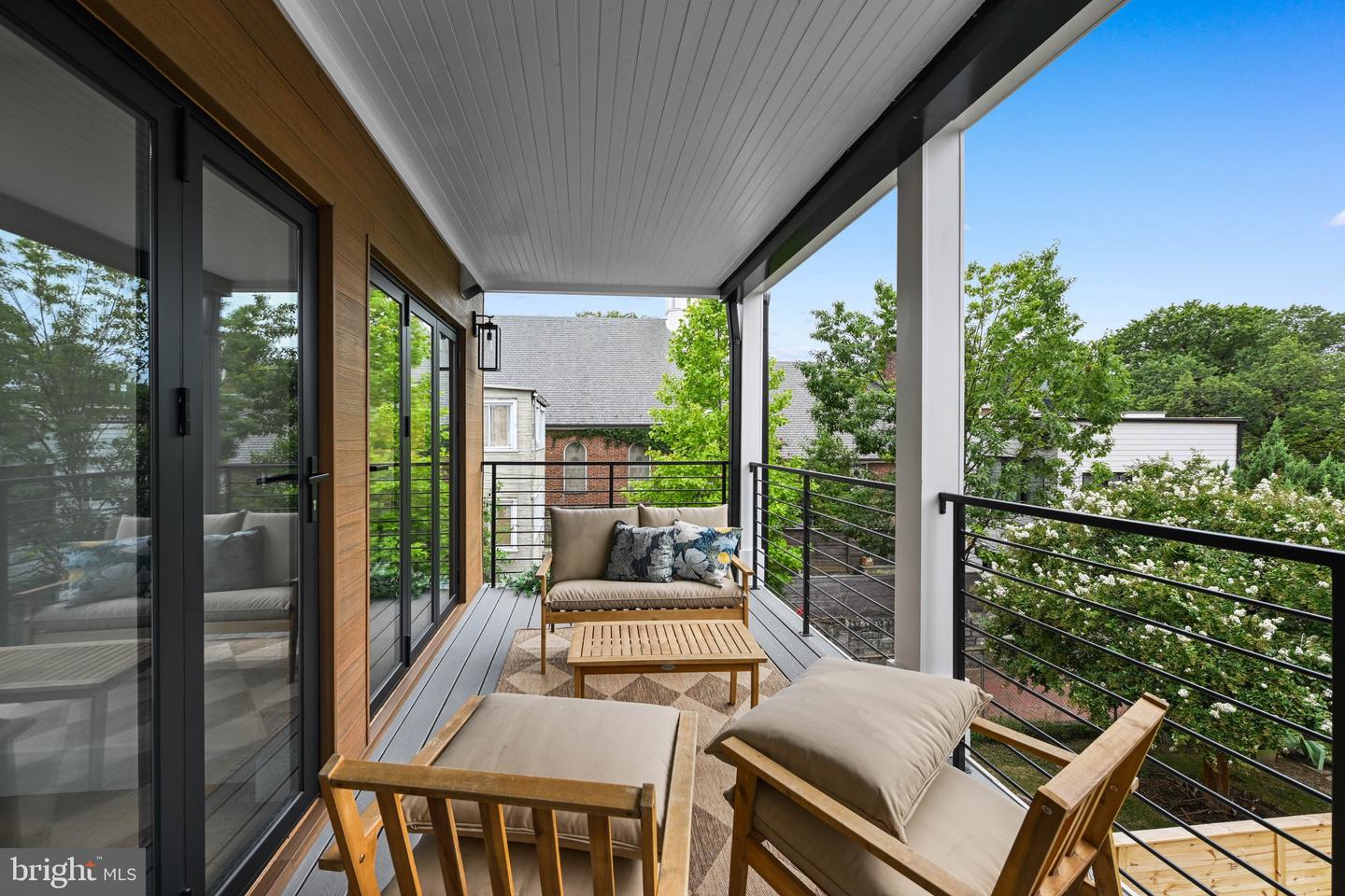 515 KENTUCKY AVE SE, WASHINGTON, District Of Columbia 20003, 5 Bedrooms Bedrooms, ,4 BathroomsBathrooms,Residential,For sale,515 KENTUCKY AVE SE,DCDC2245598 MLS # DCDC2245598