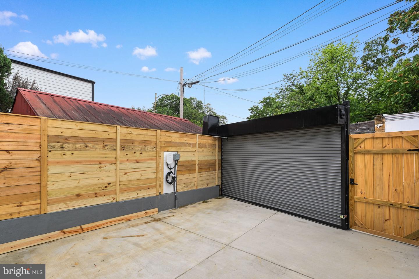 515 KENTUCKY AVE SE, WASHINGTON, District Of Columbia 20003, 5 Bedrooms Bedrooms, ,4 BathroomsBathrooms,Residential,For sale,515 KENTUCKY AVE SE,DCDC2245598 MLS # DCDC2245598