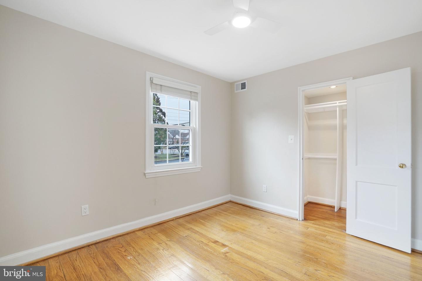 2900 13TH ST S #103, ARLINGTON, Virginia 22204, 2 Bedrooms Bedrooms, ,1 BathroomBathrooms,Residential,For sale,2900 13TH ST S #103,VAAR2068736 MLS # VAAR2068736