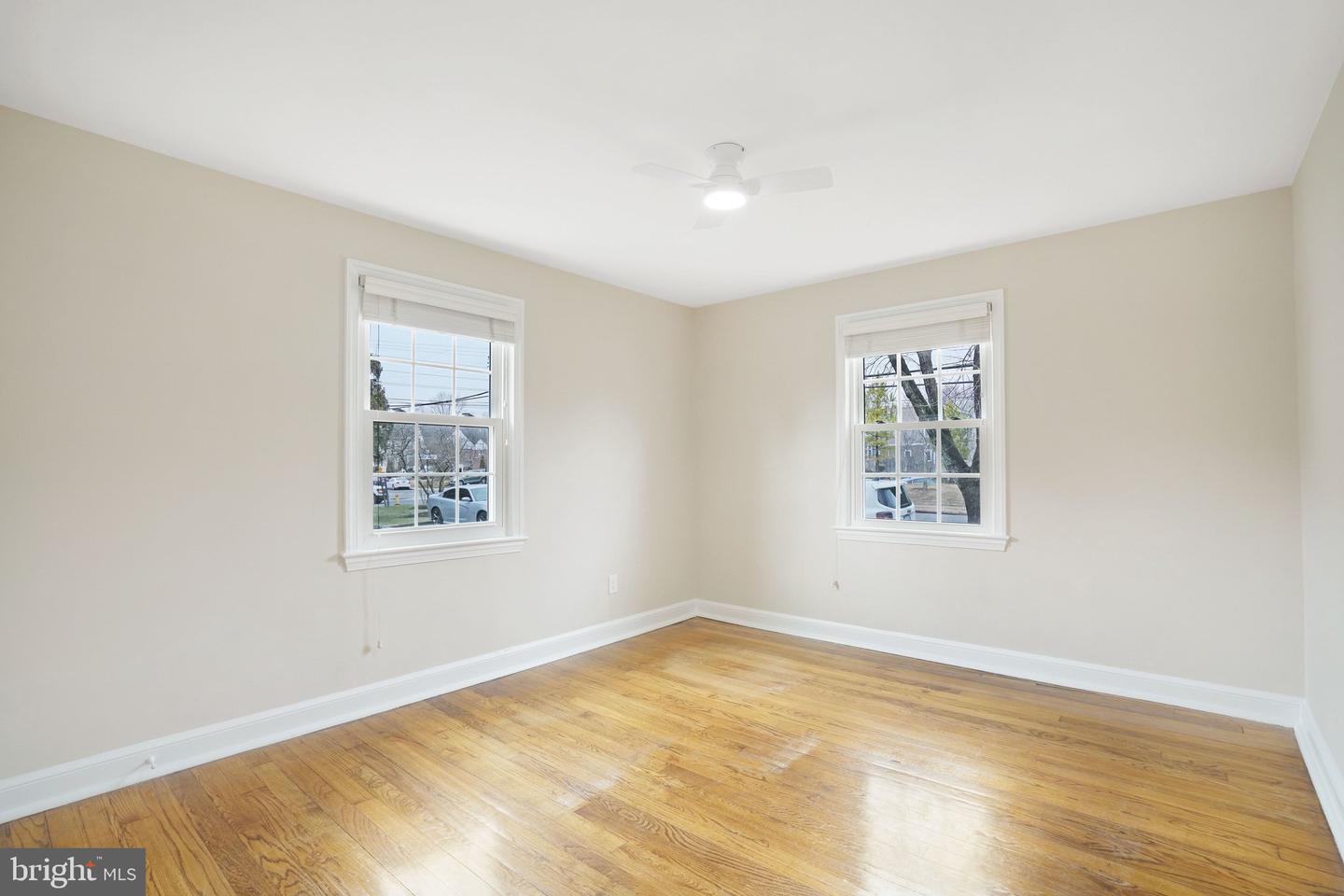 2900 13TH ST S #103, ARLINGTON, Virginia 22204, 2 Bedrooms Bedrooms, ,1 BathroomBathrooms,Residential,For sale,2900 13TH ST S #103,VAAR2068736 MLS # VAAR2068736