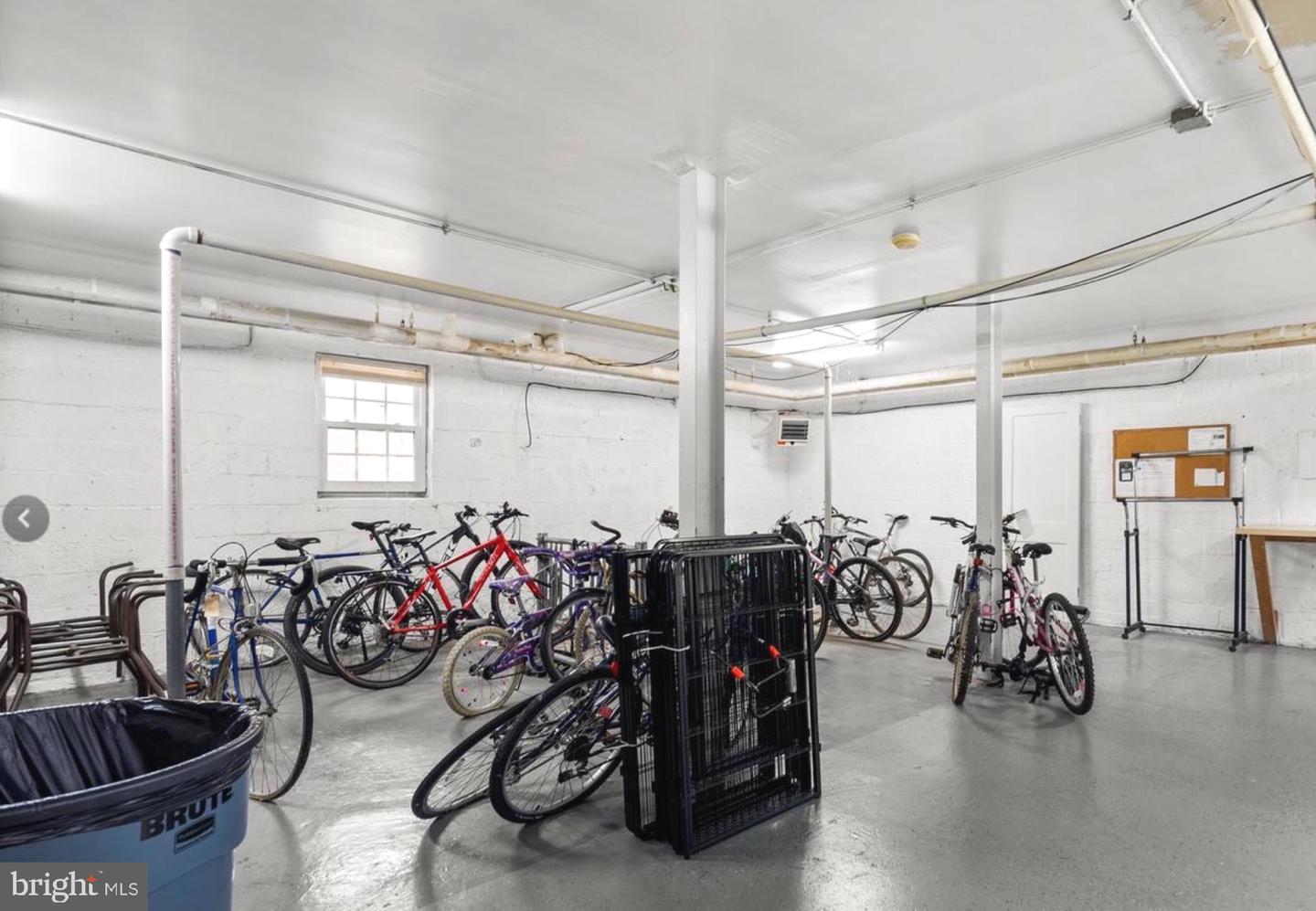 2900 13TH ST S #103, ARLINGTON, Virginia 22204, 2 Bedrooms Bedrooms, ,1 BathroomBathrooms,Residential,For sale,2900 13TH ST S #103,VAAR2068736 MLS # VAAR2068736