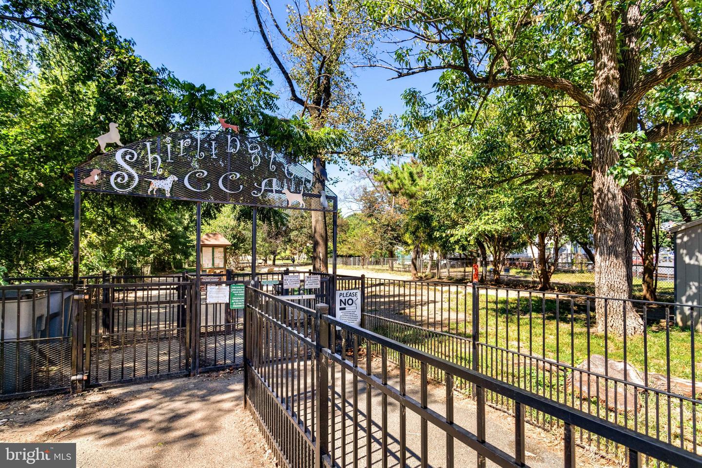 2900 13TH ST S #103, ARLINGTON, Virginia 22204, 2 Bedrooms Bedrooms, ,1 BathroomBathrooms,Residential,For sale,2900 13TH ST S #103,VAAR2068736 MLS # VAAR2068736