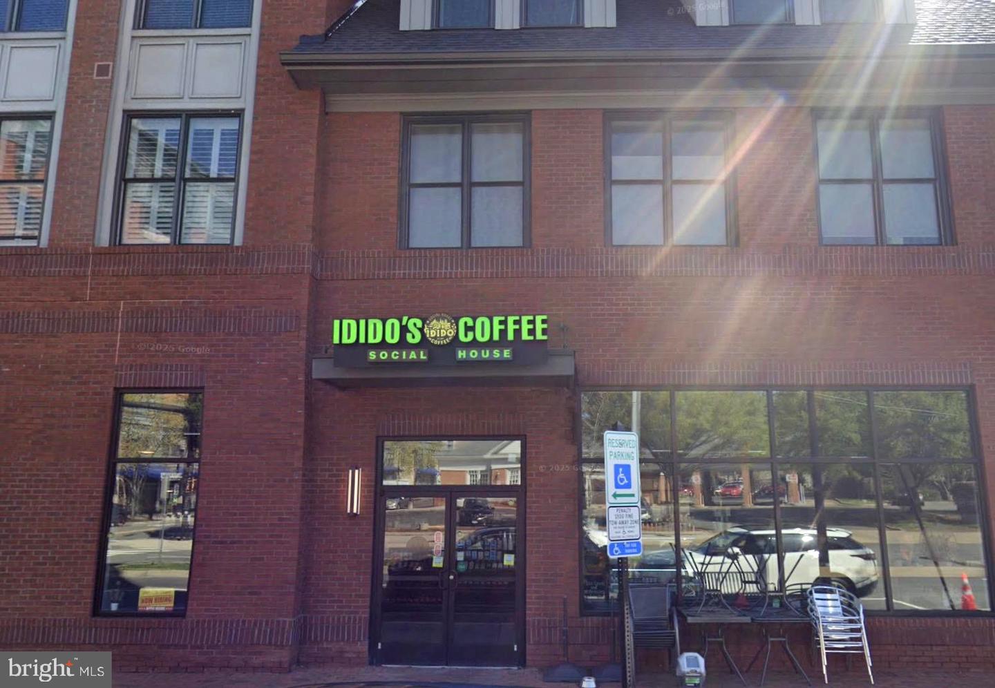 2900 13TH ST S #103, ARLINGTON, Virginia 22204, 2 Bedrooms Bedrooms, ,1 BathroomBathrooms,Residential,For sale,2900 13TH ST S #103,VAAR2068736 MLS # VAAR2068736