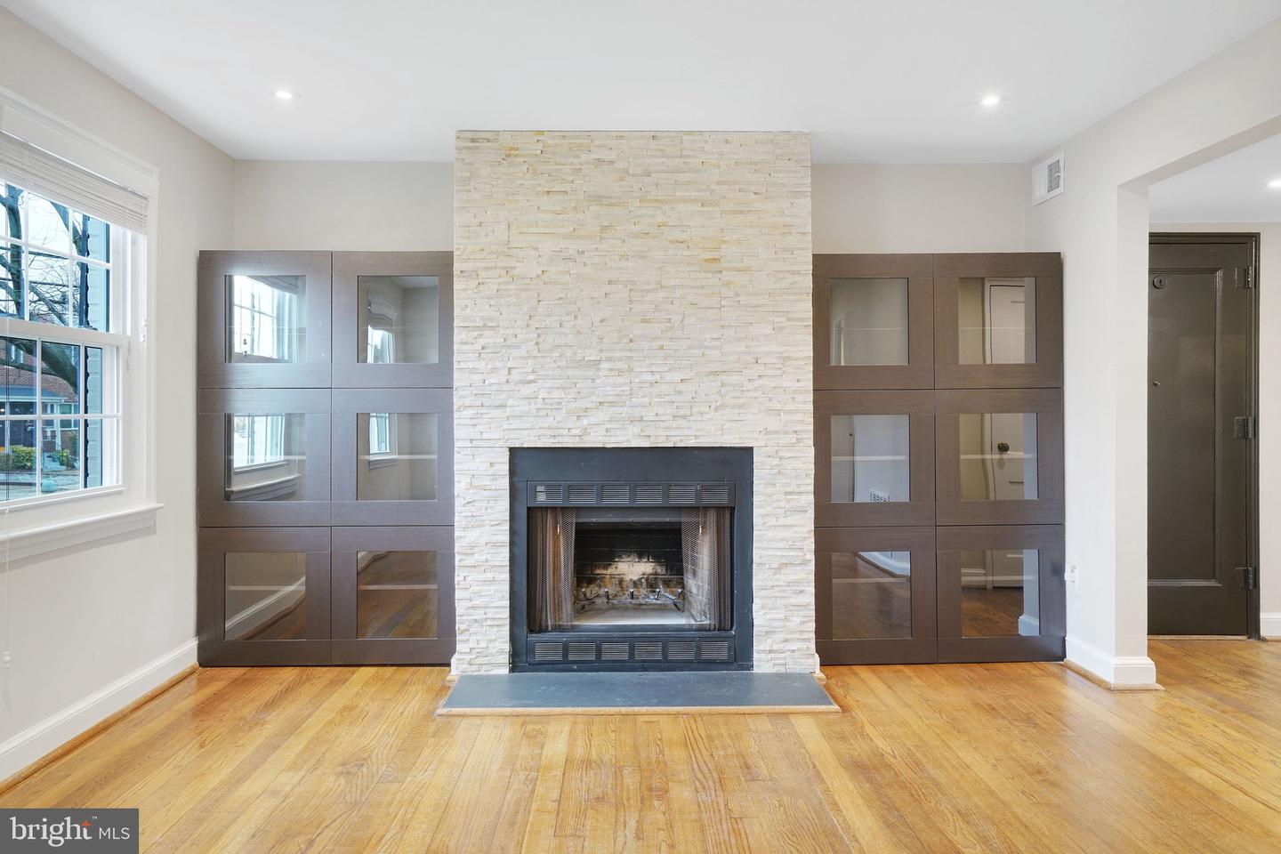 2900 13TH ST S #103, ARLINGTON, Virginia 22204, 2 Bedrooms Bedrooms, ,1 BathroomBathrooms,Residential,For sale,2900 13TH ST S #103,VAAR2068736 MLS # VAAR2068736