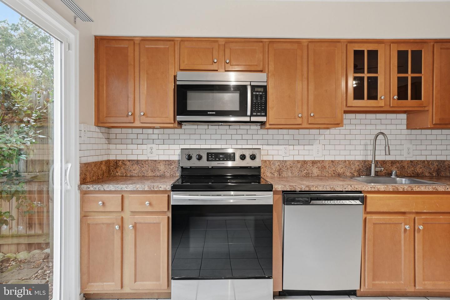 6112-B HOSKINS HOLLOW CIR, CENTREVILLE, Virginia 20121, 2 Bedrooms Bedrooms, ,2 BathroomsBathrooms,Residential,For sale,6112-B HOSKINS HOLLOW CIR,VAFX2290350 MLS # VAFX2290350