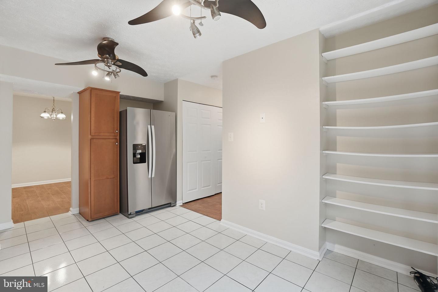 6112-B HOSKINS HOLLOW CIR, CENTREVILLE, Virginia 20121, 2 Bedrooms Bedrooms, ,2 BathroomsBathrooms,Residential,For sale,6112-B HOSKINS HOLLOW CIR,VAFX2290350 MLS # VAFX2290350