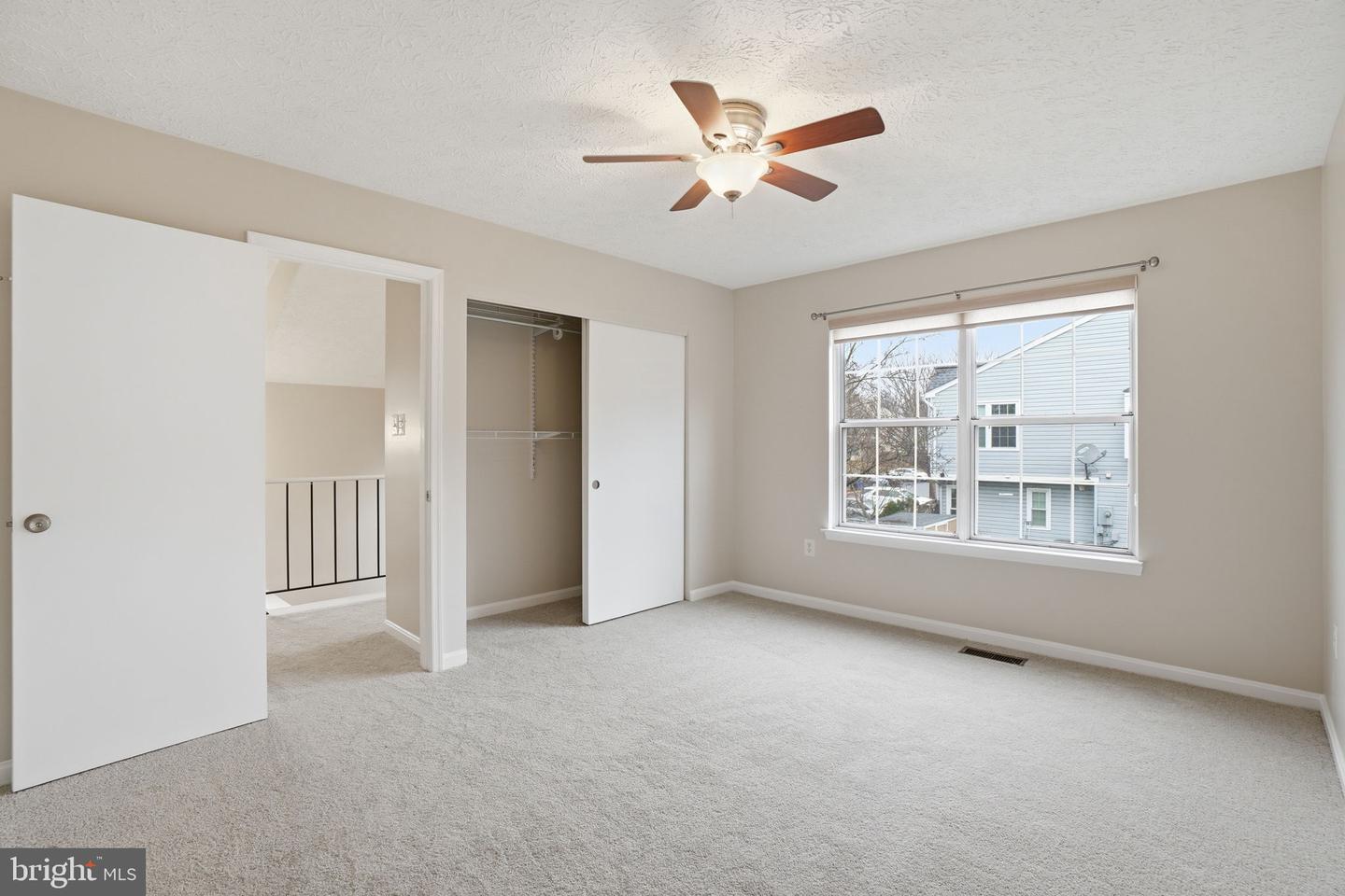 6112-B HOSKINS HOLLOW CIR, CENTREVILLE, Virginia 20121, 2 Bedrooms Bedrooms, ,2 BathroomsBathrooms,Residential,For sale,6112-B HOSKINS HOLLOW CIR,VAFX2290350 MLS # VAFX2290350