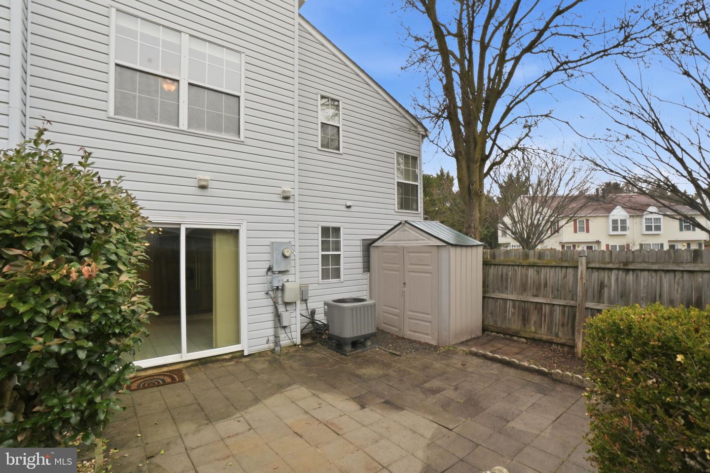 6112-B HOSKINS HOLLOW CIR, CENTREVILLE, Virginia 20121, 2 Bedrooms Bedrooms, ,2 BathroomsBathrooms,Residential,For sale,6112-B HOSKINS HOLLOW CIR,VAFX2290350 MLS # VAFX2290350