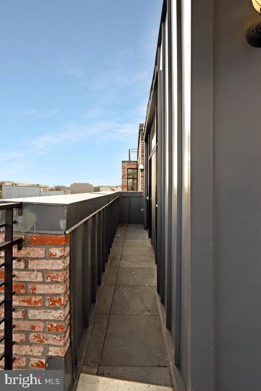 1402 H ST NE #504, WASHINGTON, District Of Columbia 20002, 2 Bedrooms Bedrooms, ,2 BathroomsBathrooms,Residential,For sale,1402 H ST NE #504,DCDC2245640 MLS # DCDC2245640