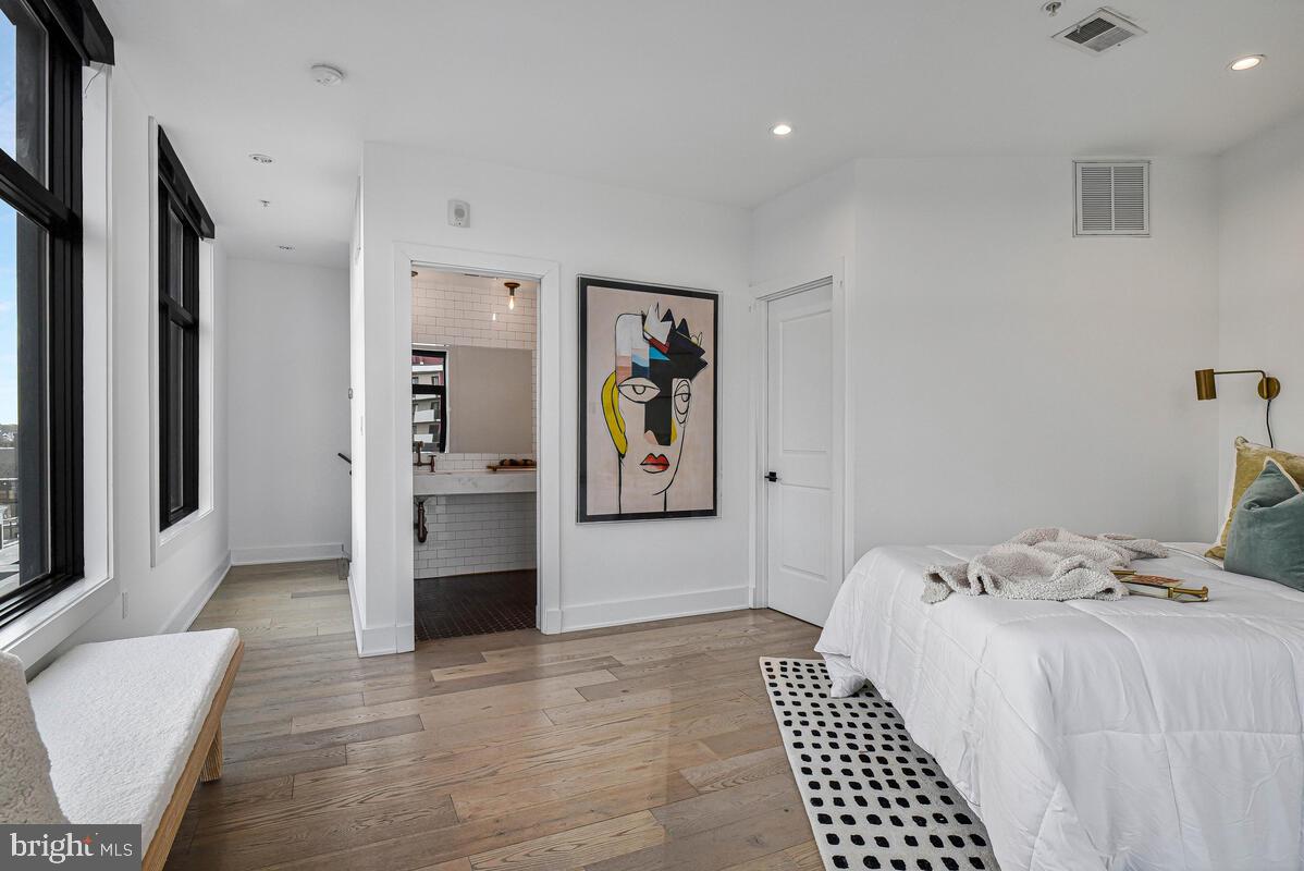 1402 H ST NE #504, WASHINGTON, District Of Columbia 20002, 2 Bedrooms Bedrooms, ,2 BathroomsBathrooms,Residential,For sale,1402 H ST NE #504,DCDC2245640 MLS # DCDC2245640