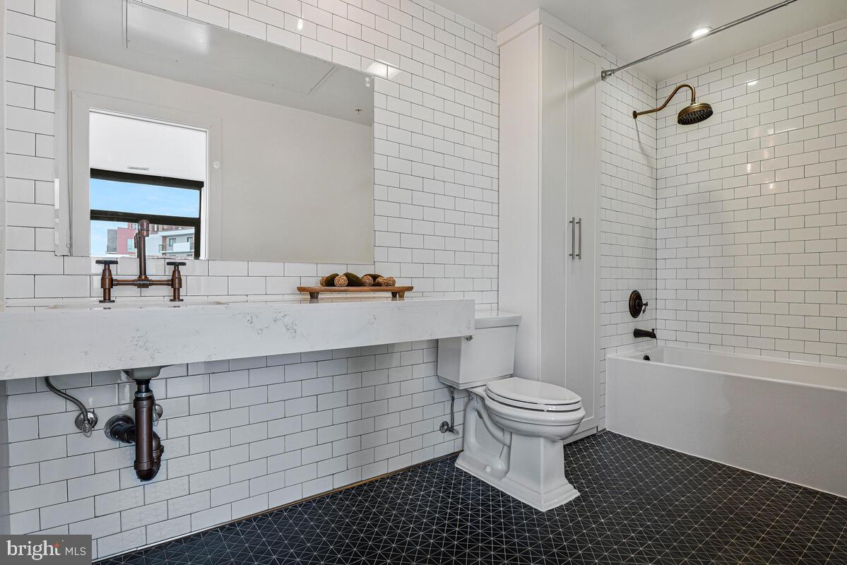 1402 H ST NE #504, WASHINGTON, District Of Columbia 20002, 2 Bedrooms Bedrooms, ,2 BathroomsBathrooms,Residential,For sale,1402 H ST NE #504,DCDC2245640 MLS # DCDC2245640