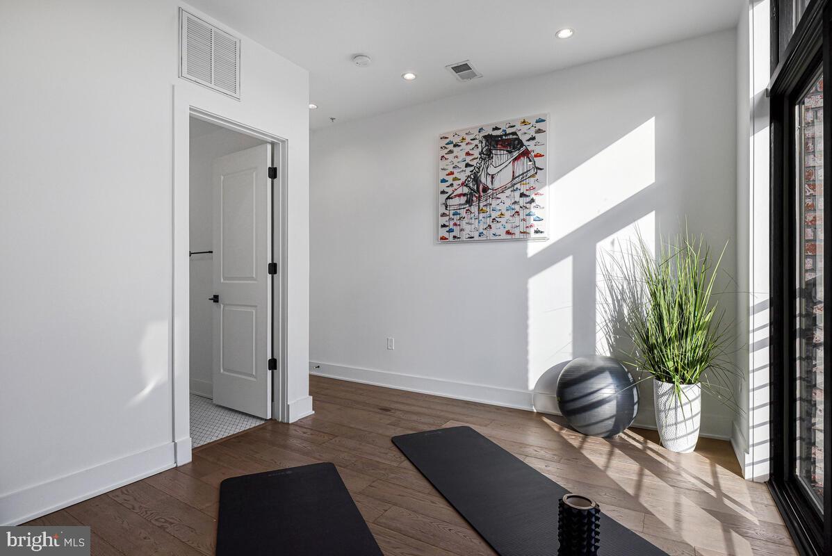 1402 H ST NE #504, WASHINGTON, District Of Columbia 20002, 2 Bedrooms Bedrooms, ,2 BathroomsBathrooms,Residential,For sale,1402 H ST NE #504,DCDC2245640 MLS # DCDC2245640