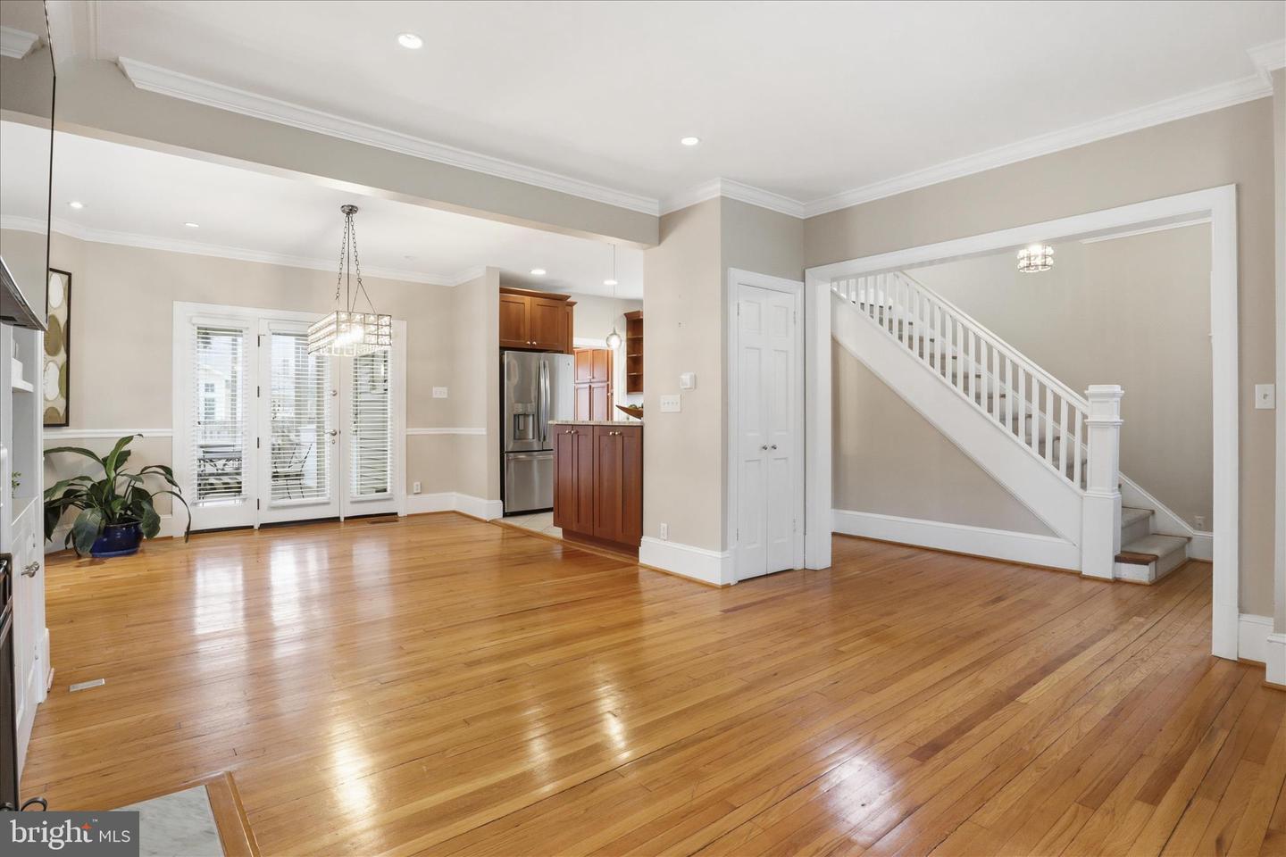 3 W GLENDALE AVE, ALEXANDRIA, Virginia 22301, 4 Bedrooms Bedrooms, ,3 BathroomsBathrooms,Residential,For sale,3 W GLENDALE AVE,VAAX2054032 MLS # VAAX2054032