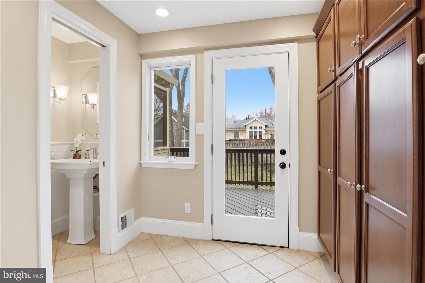 3 W GLENDALE AVE, ALEXANDRIA, Virginia 22301, 4 Bedrooms Bedrooms, ,3 BathroomsBathrooms,Residential,For sale,3 W GLENDALE AVE,VAAX2054032 MLS # VAAX2054032