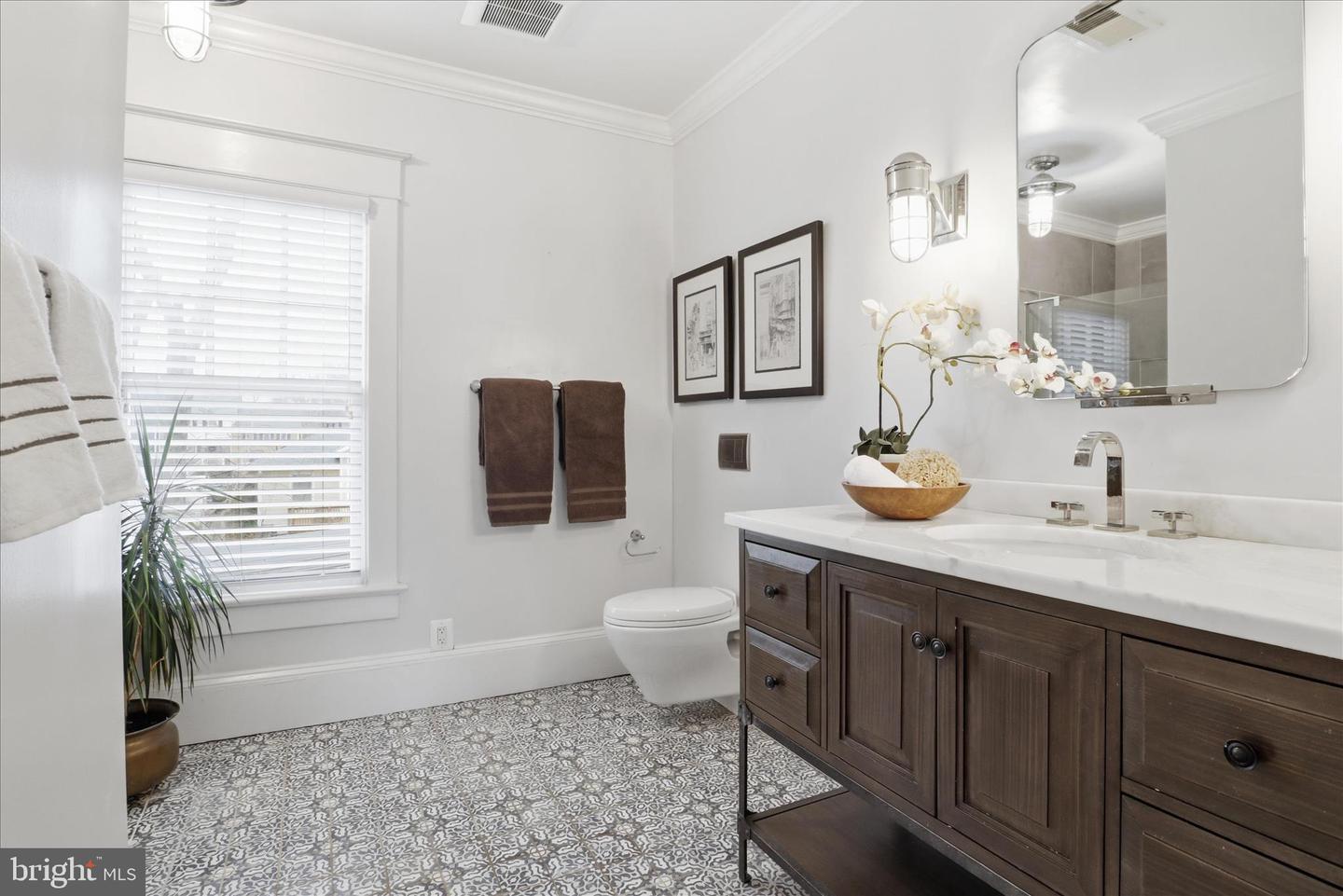 3 W GLENDALE AVE, ALEXANDRIA, Virginia 22301, 4 Bedrooms Bedrooms, ,3 BathroomsBathrooms,Residential,For sale,3 W GLENDALE AVE,VAAX2054032 MLS # VAAX2054032