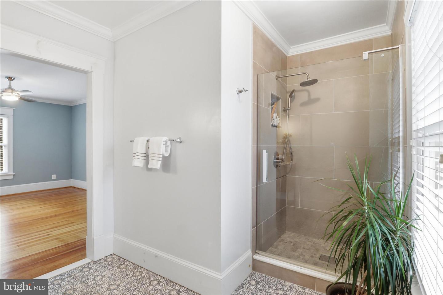 3 W GLENDALE AVE, ALEXANDRIA, Virginia 22301, 4 Bedrooms Bedrooms, ,3 BathroomsBathrooms,Residential,For sale,3 W GLENDALE AVE,VAAX2054032 MLS # VAAX2054032