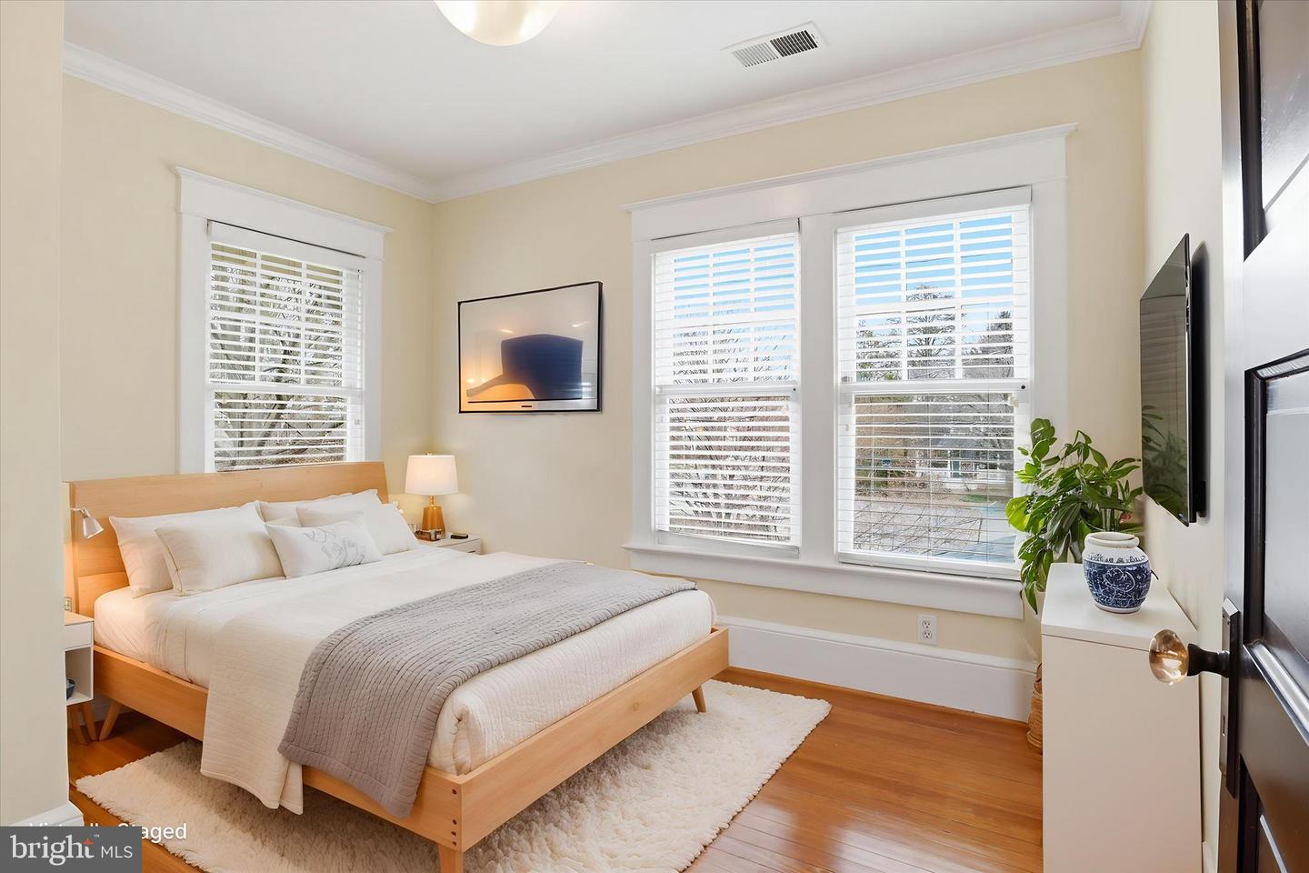 3 W GLENDALE AVE, ALEXANDRIA, Virginia 22301, 4 Bedrooms Bedrooms, ,3 BathroomsBathrooms,Residential,For sale,3 W GLENDALE AVE,VAAX2054032 MLS # VAAX2054032