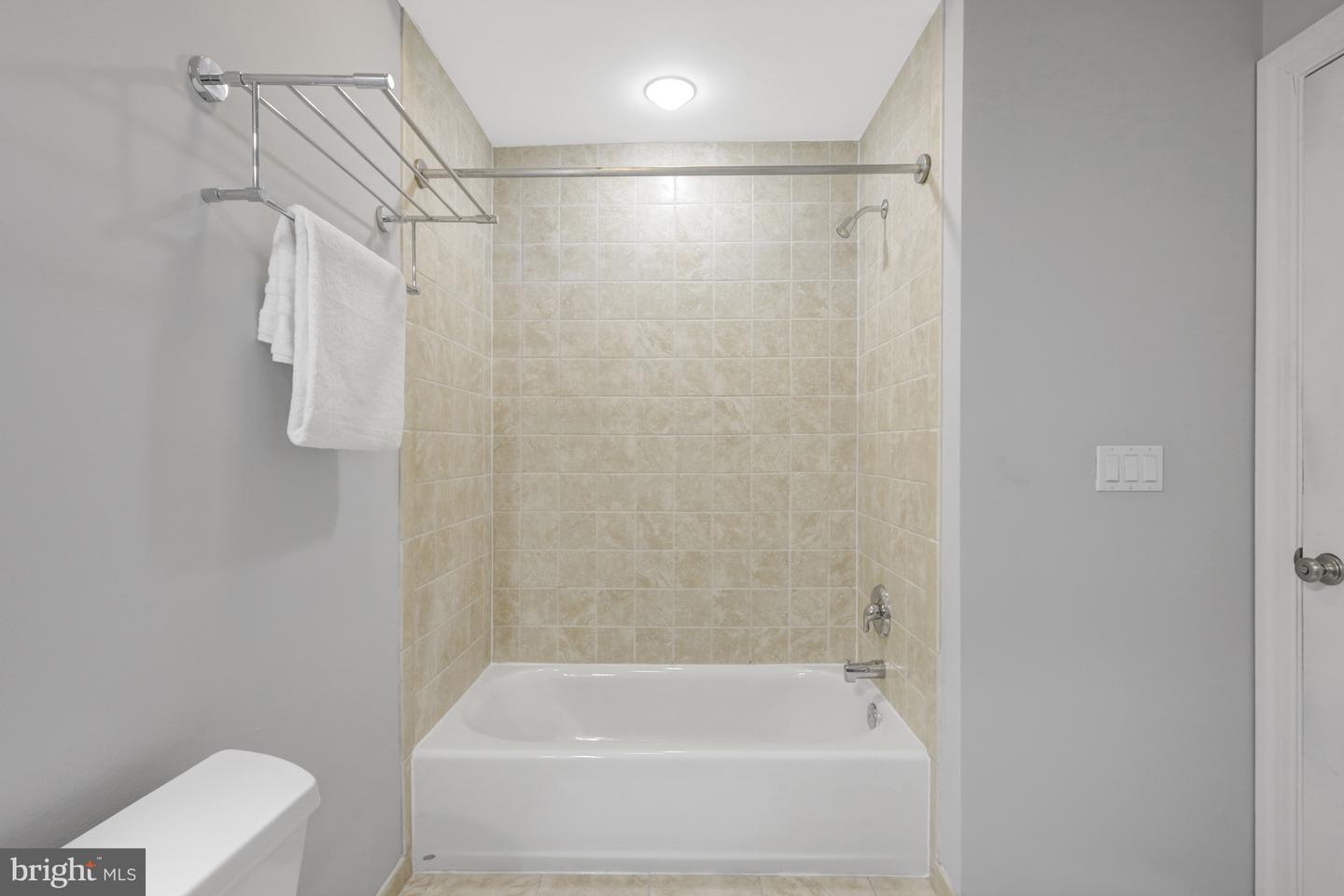 WASHINGTON, District Of Columbia 20002, 5 Bedrooms Bedrooms, ,5 BathroomsBathrooms,Residential,For sale,DCDC2245812 MLS # DCDC2245812