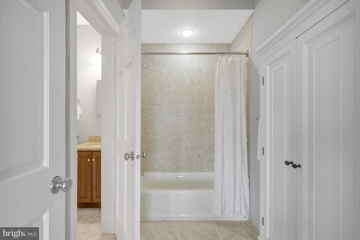 WASHINGTON, District Of Columbia 20002, 5 Bedrooms Bedrooms, ,5 BathroomsBathrooms,Residential,For sale,DCDC2245812 MLS # DCDC2245812