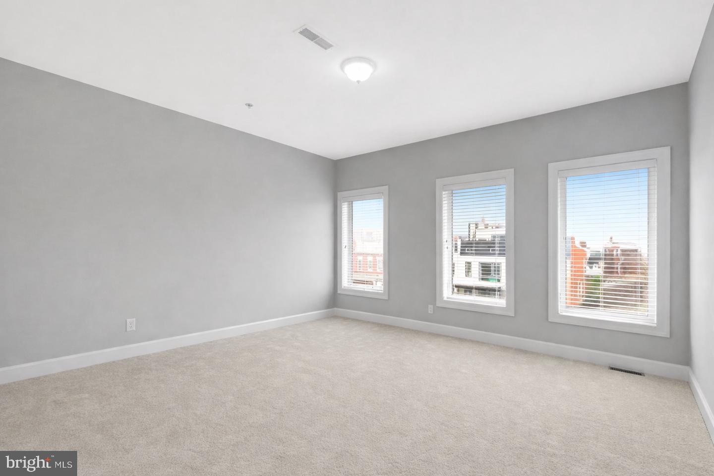 WASHINGTON, District Of Columbia 20002, 5 Bedrooms Bedrooms, ,5 BathroomsBathrooms,Residential,For sale,DCDC2245812 MLS # DCDC2245812