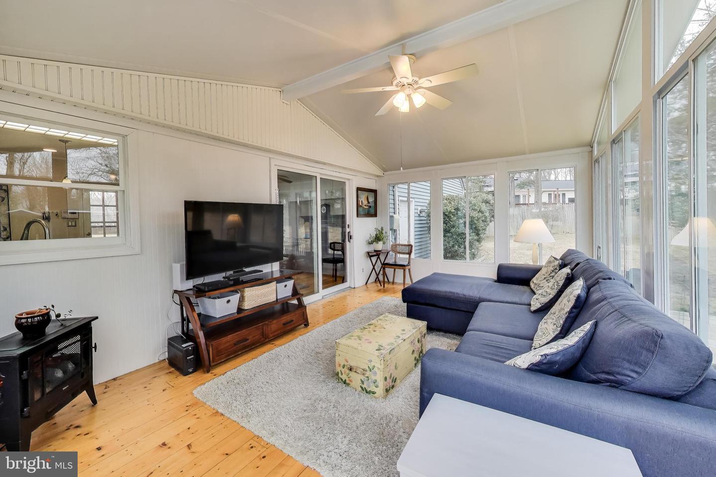 10505 OLD COLCHESTER RD, LORTON, Virginia 22079, 4 Bedrooms Bedrooms, ,3 BathroomsBathrooms,Residential,For sale,10505 OLD COLCHESTER RD,VAFX2290550 MLS # VAFX2290550