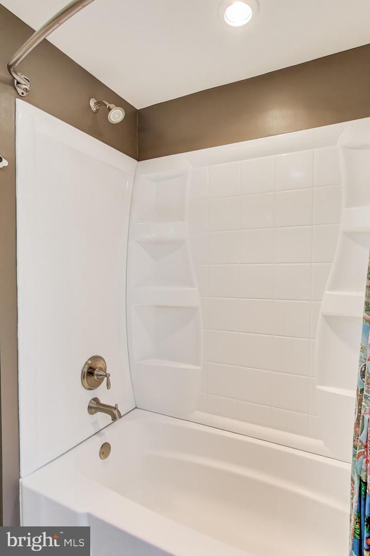 10505 OLD COLCHESTER RD, LORTON, Virginia 22079, 4 Bedrooms Bedrooms, ,3 BathroomsBathrooms,Residential,For sale,10505 OLD COLCHESTER RD,VAFX2290550 MLS # VAFX2290550