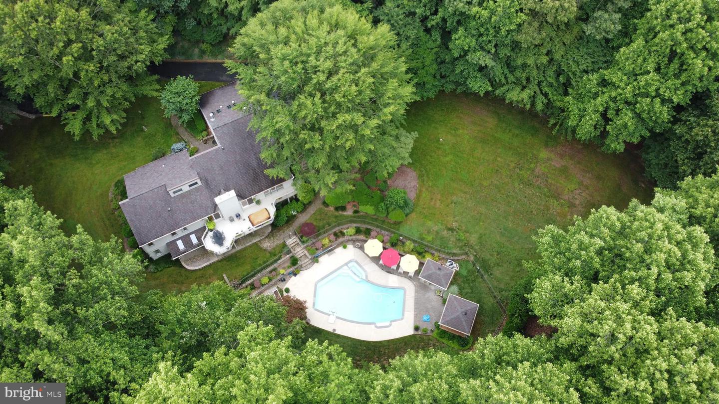 5500 BEECH RIDGE DR, FAIRFAX, Virginia 22030, 5 Bedrooms Bedrooms, ,4 BathroomsBathrooms,Residential,For sale,5500 BEECH RIDGE DR,VAFX2290716 MLS # VAFX2290716