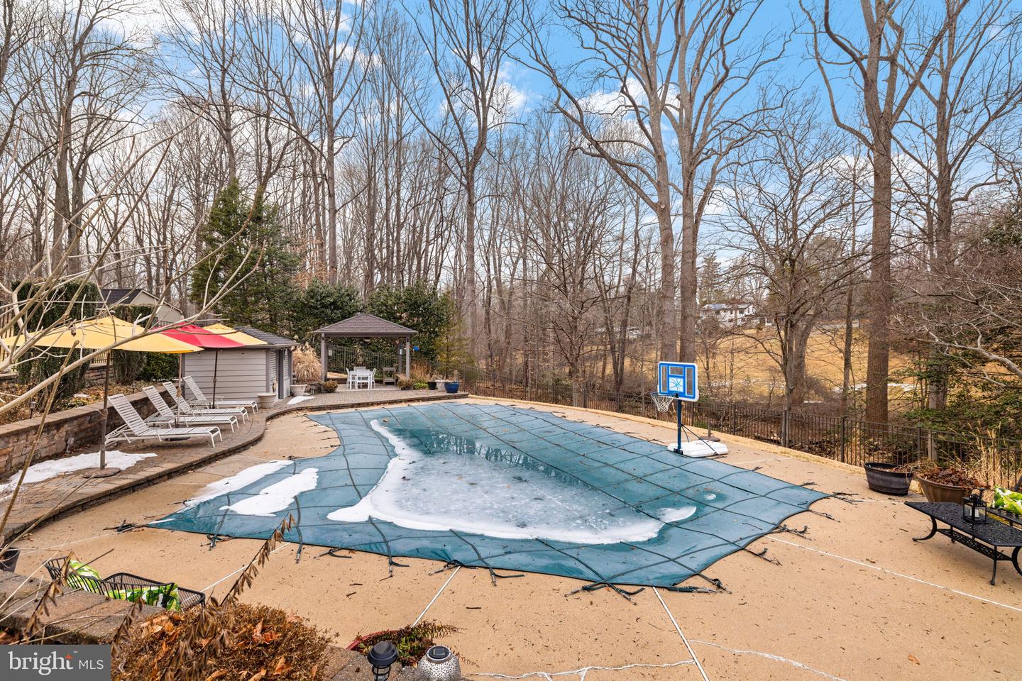 5500 BEECH RIDGE DR, FAIRFAX, Virginia 22030, 5 Bedrooms Bedrooms, ,4 BathroomsBathrooms,Residential,For sale,5500 BEECH RIDGE DR,VAFX2290716 MLS # VAFX2290716