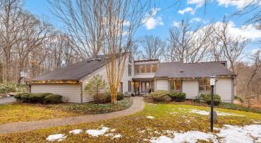 5500 BEECH RIDGE DR, FAIRFAX, Virginia 22030, 5 Bedrooms Bedrooms, ,4 BathroomsBathrooms,Residential,For sale,5500 BEECH RIDGE DR,VAFX2290716 MLS # VAFX2290716