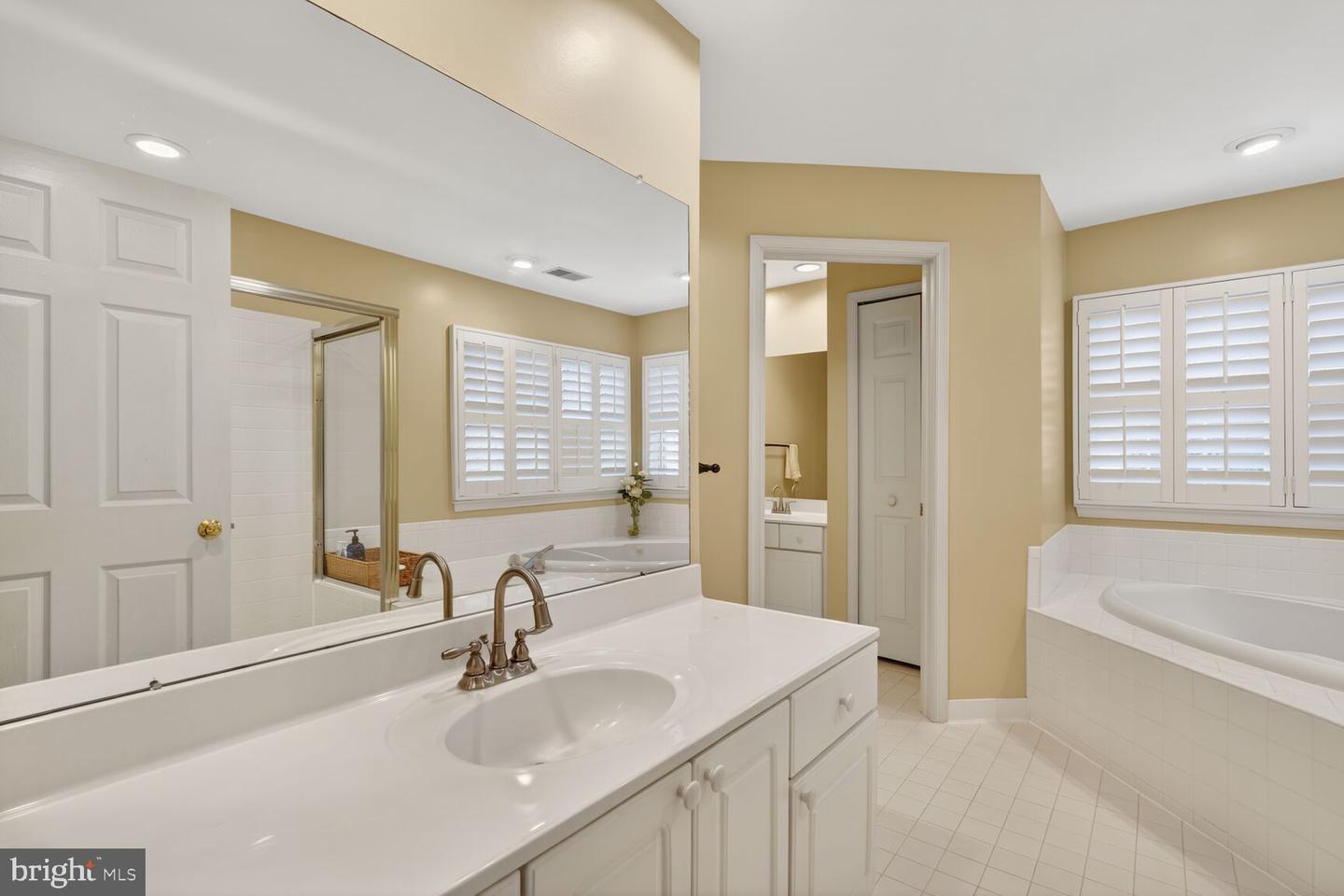 5409 GREEN GLEN LN, ALEXANDRIA, Virginia 22315, 5 Bedrooms Bedrooms, ,3 BathroomsBathrooms,Residential,For sale,5409 GREEN GLEN LN,VAFX2290898 MLS # VAFX2290898