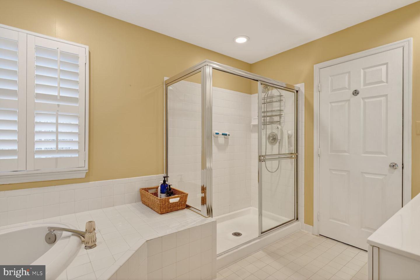 5409 GREEN GLEN LN, ALEXANDRIA, Virginia 22315, 5 Bedrooms Bedrooms, ,3 BathroomsBathrooms,Residential,For sale,5409 GREEN GLEN LN,VAFX2290898 MLS # VAFX2290898