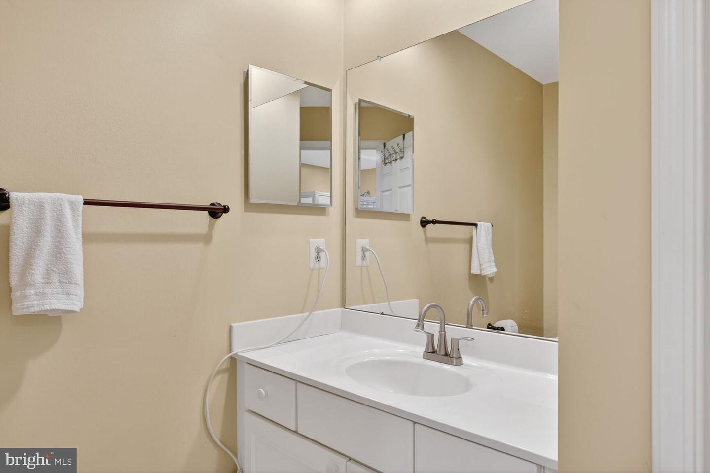 5409 GREEN GLEN LN, ALEXANDRIA, Virginia 22315, 5 Bedrooms Bedrooms, ,3 BathroomsBathrooms,Residential,For sale,5409 GREEN GLEN LN,VAFX2290898 MLS # VAFX2290898