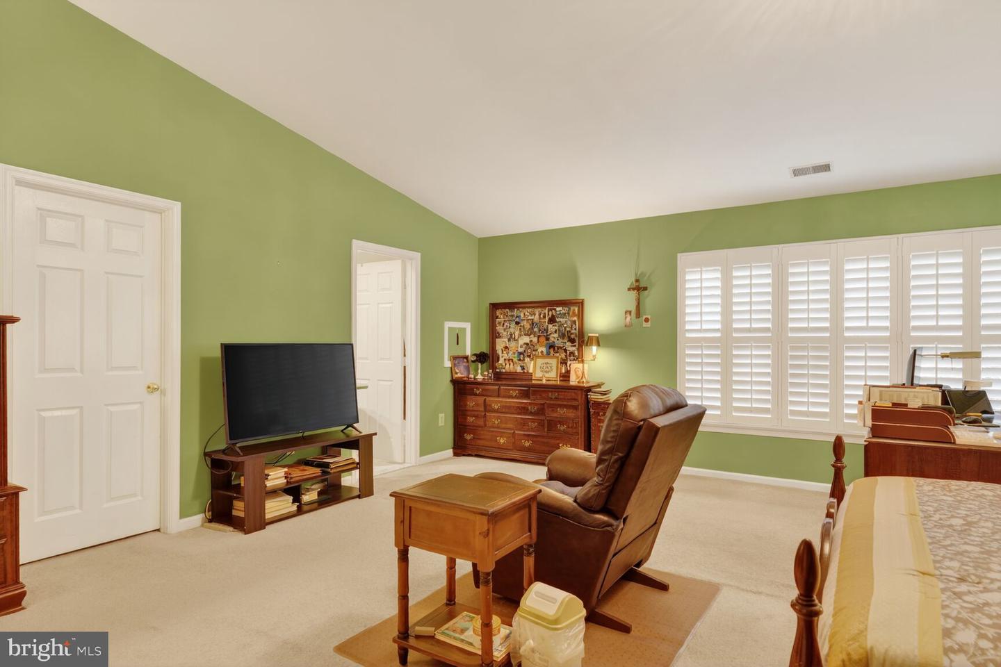 5409 GREEN GLEN LN, ALEXANDRIA, Virginia 22315, 5 Bedrooms Bedrooms, ,3 BathroomsBathrooms,Residential,For sale,5409 GREEN GLEN LN,VAFX2290898 MLS # VAFX2290898