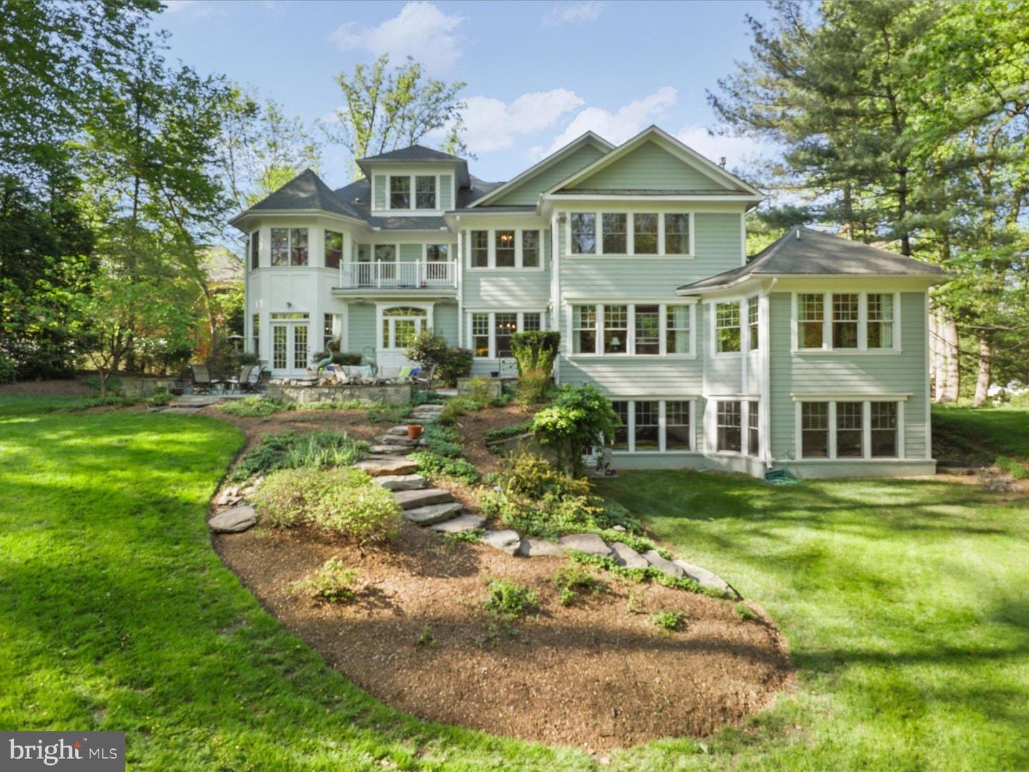 1889 VIRGINIA AVE, MCLEAN, Virginia 22101, 6 Bedrooms Bedrooms, 15 Rooms Rooms,7 BathroomsBathrooms,Residential,For sale,1889 VIRGINIA AVE,VAFX2290900 MLS # VAFX2290900