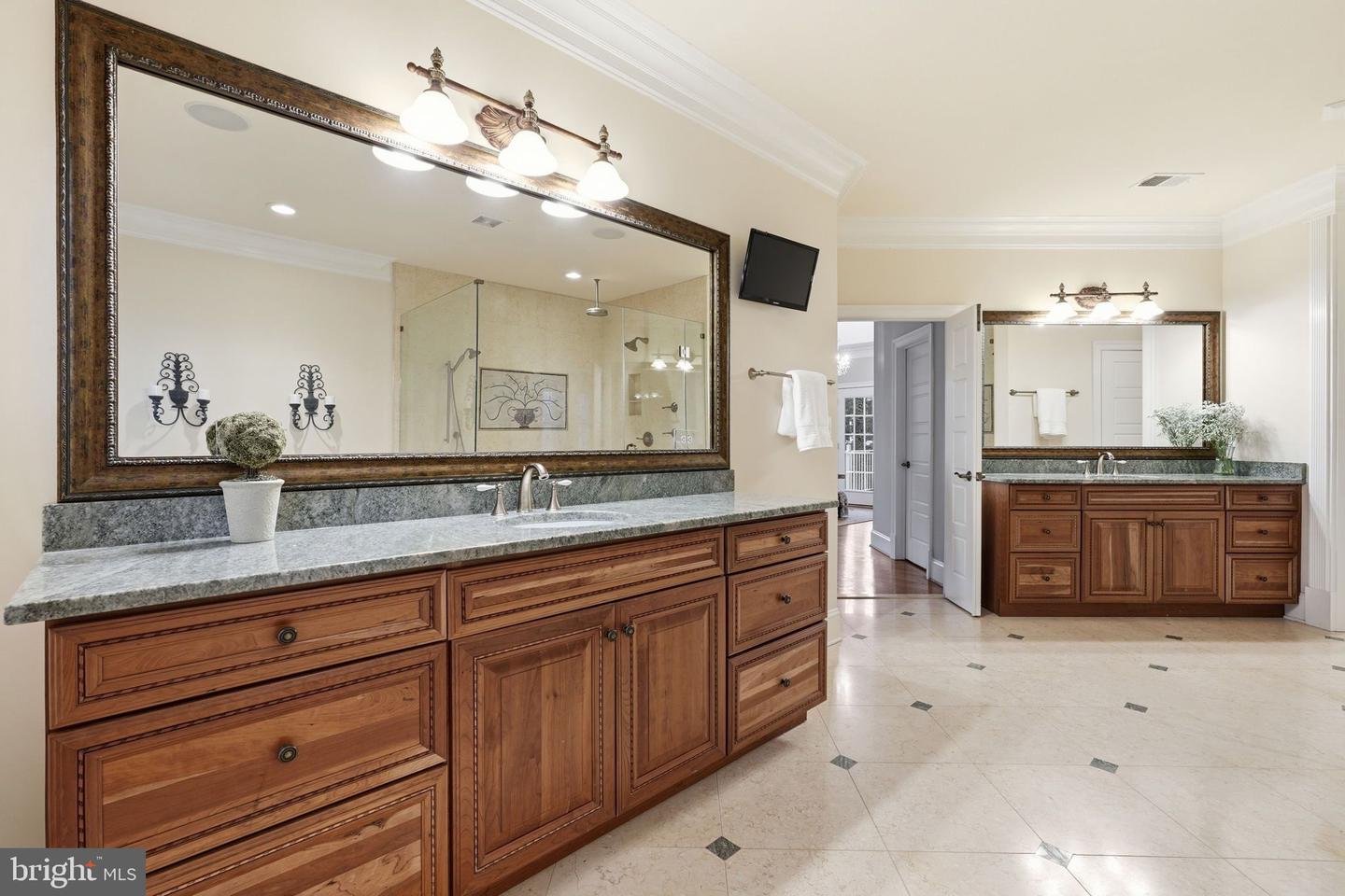 1889 VIRGINIA AVE, MCLEAN, Virginia 22101, 6 Bedrooms Bedrooms, 15 Rooms Rooms,7 BathroomsBathrooms,Residential,For sale,1889 VIRGINIA AVE,VAFX2290900 MLS # VAFX2290900